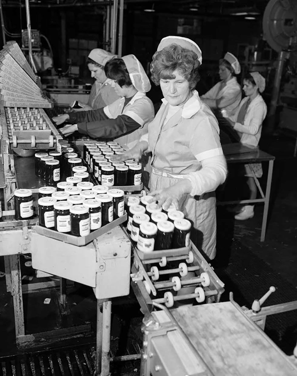 An Australian icon – jam bottling at Cottee's