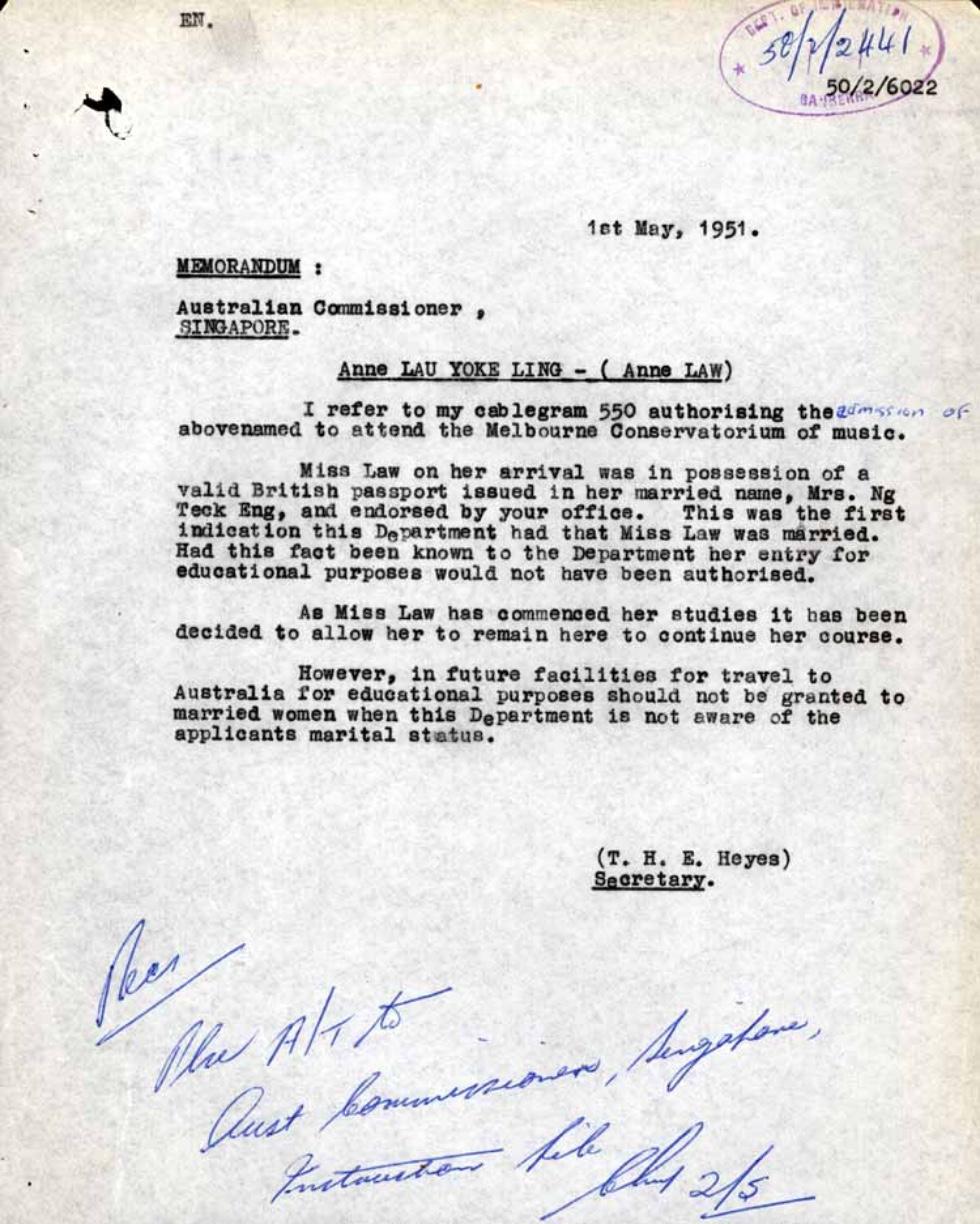 A typed memorandum with hand writing in blue ink about the marital status of women travelling to Australia for education. 