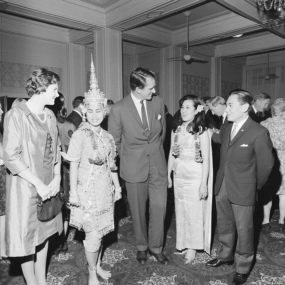 Tamie and Malcolm Fraser with 3 Thai guests, one in traditional dress. 