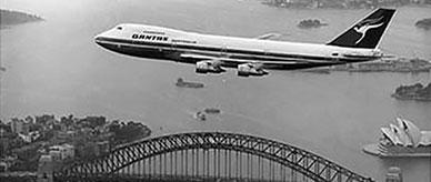  Qantas 747B over Sydney Harbour Bridge