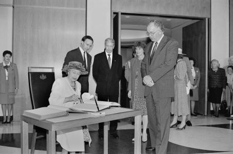 The Queen at Parliament House, Canberra 1992, with Prime Minister Paul Keating in the background. 