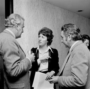 Elizabeth Reid talking with Gough Whitlam.