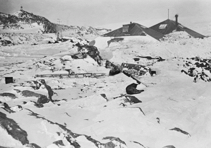 Mawson's Hut and surrounds, 1911-1914 NAA: A14518, GP011